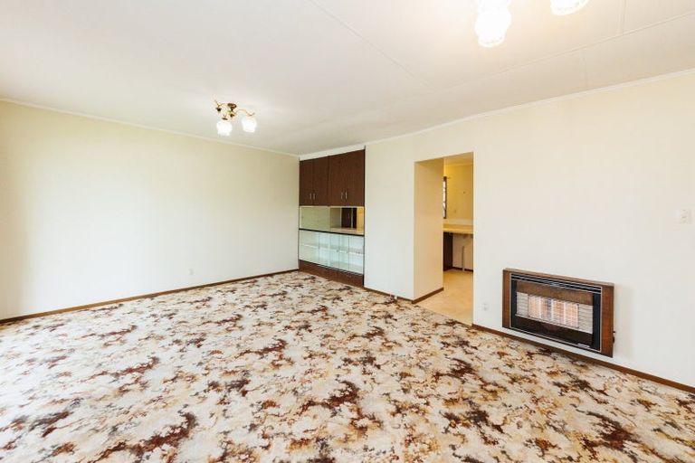 Photo of property in 2 Adams Place, Kelvin Grove, Palmerston North, 4414