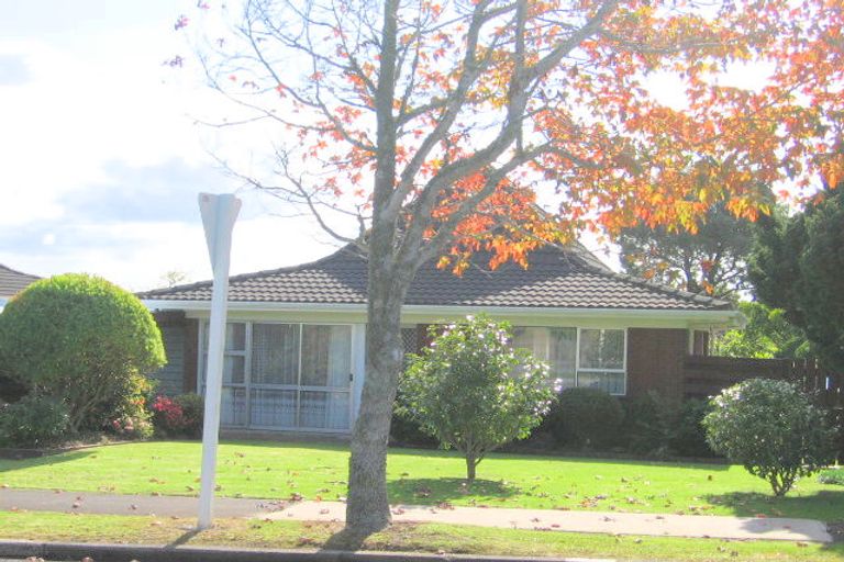 Photo of property in 1a Sikkim Crescent, Clover Park, Auckland, 2019