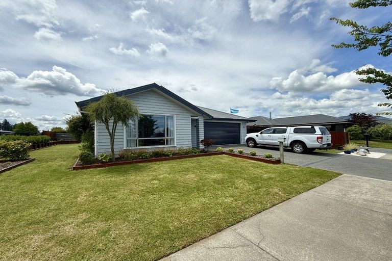 Photo of property in 16 Huka Heights Drive, Rangatira Park, Taupo, 3330