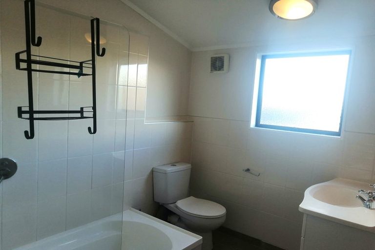 Photo of property in 11 Ceramco Place, Torbay, Auckland, 0630