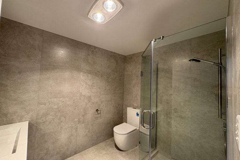 Photo of property in 102c Ennis Avenue, Pakuranga Heights, Auckland, 2010