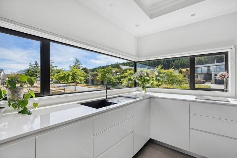 Photo of property in 47 Forest Heights, Wanaka, 9305