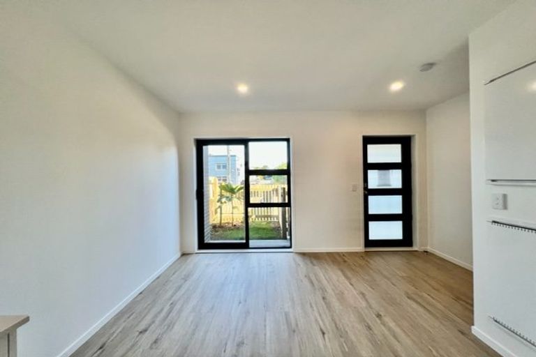 Photo of property in 148 Mcleod Road, Te Atatu South, Auckland, 0610