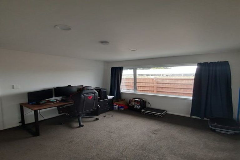Photo of property in 2/7a Curletts Road, Sockburn, Christchurch, 8042