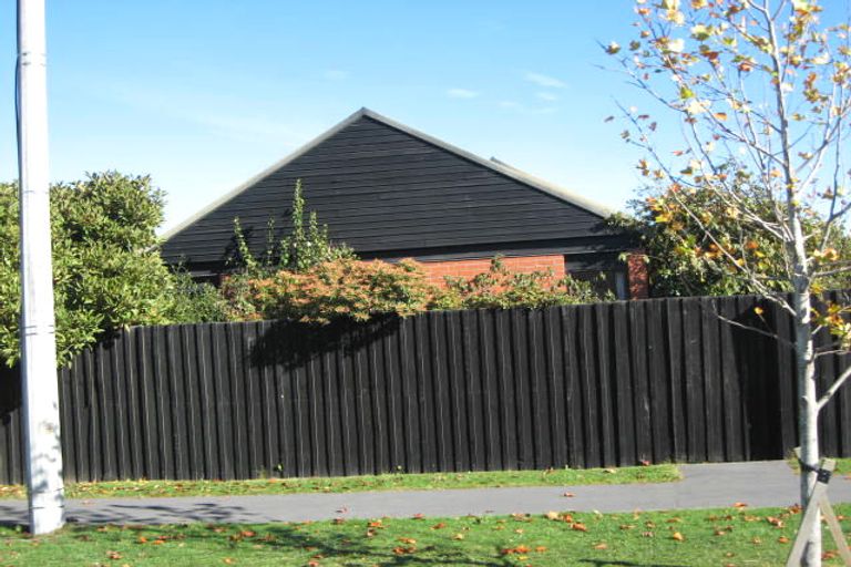 Photo of property in 51 Garreg Road, Bryndwr, Christchurch, 8052