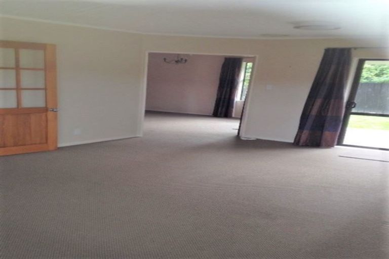 Photo of property in 6 Maywood Grove, Churton Park, Wellington, 6037