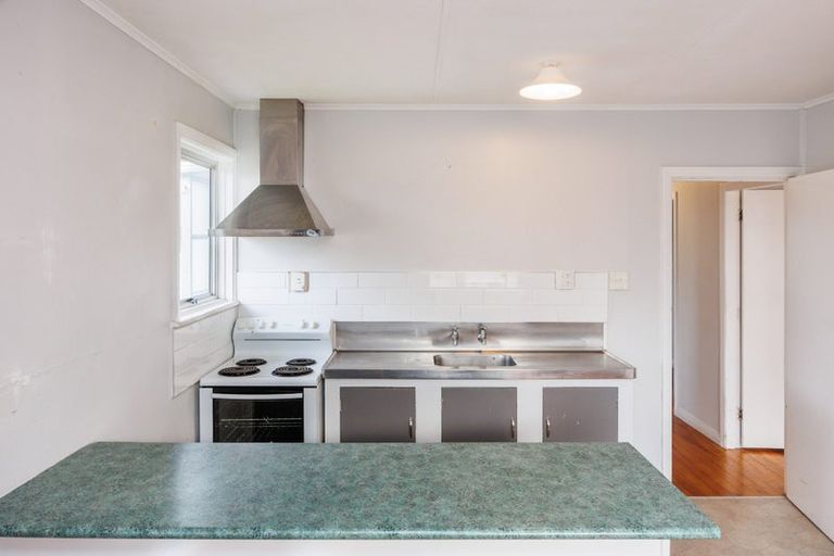 Photo of property in 39 Clausen Street, Takaro, Palmerston North, 4412