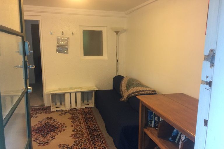 Photo of property in 16 Toroa Road, Otaihanga, Paraparaumu, 5036
