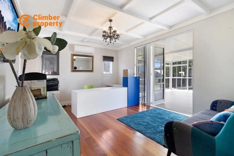 Photo of property in 3208a Great North Road, New Lynn, Auckland, 0600