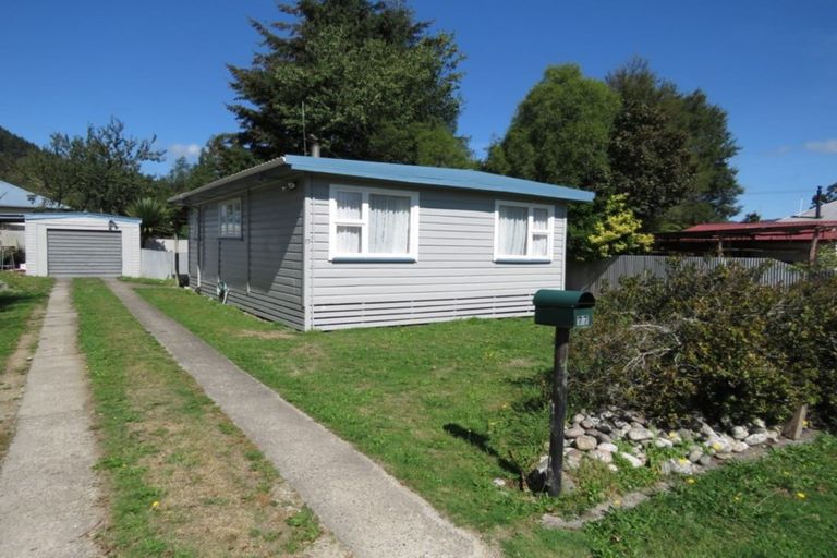 Photo of property in 77 Church Street, Reefton, 7830