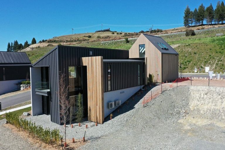 Photo of property in 18 Station Bay Rise, Lake Tekapo, 7999