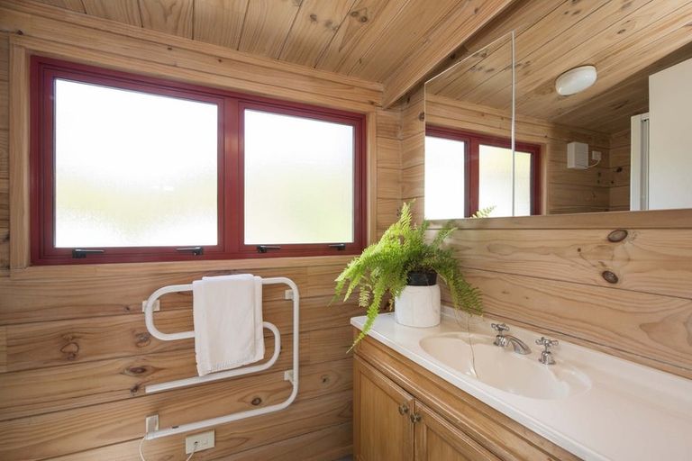 Photo of property in 18 Ralphine Way, Maitai, Nelson, 7010