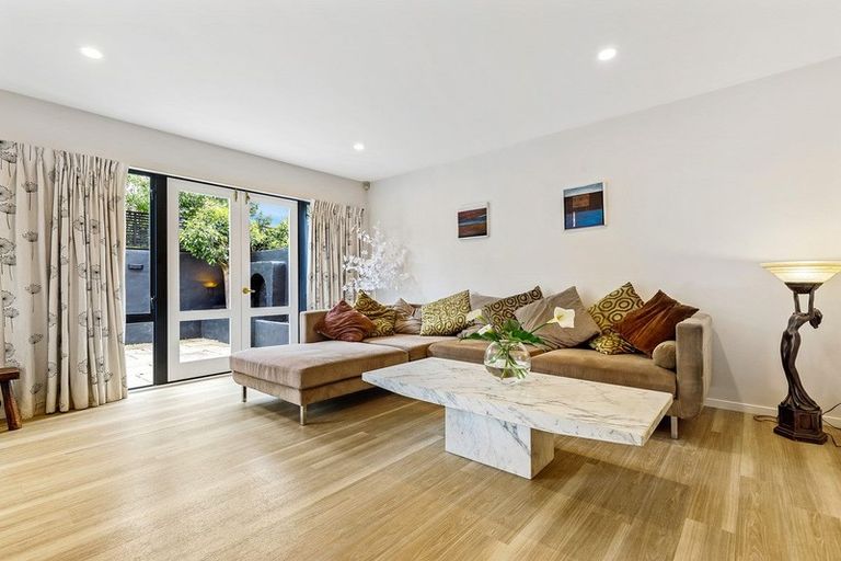 Photo of property in 2/16 Hanover Place, Ilam, Christchurch, 8041