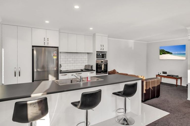 Photo of property in 2 Blacklock Road, Pyes Pa, Tauranga, 3112