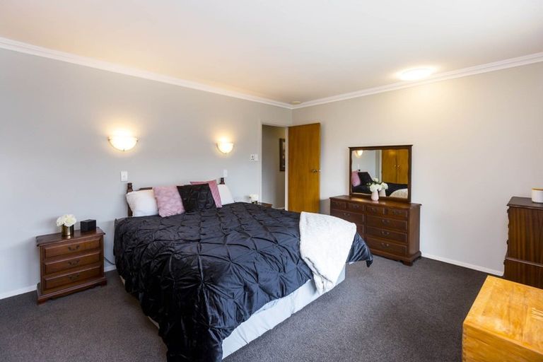 Photo of property in 50 Wai-iti Crescent, Woburn, Lower Hutt, 5010