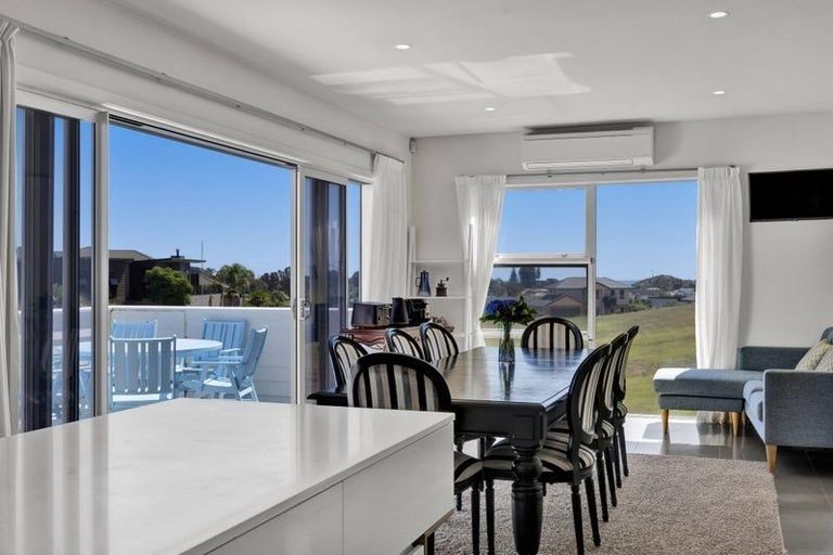 Photo of property in 16 Links Drive, Waiwhakaiho, New Plymouth, 4312