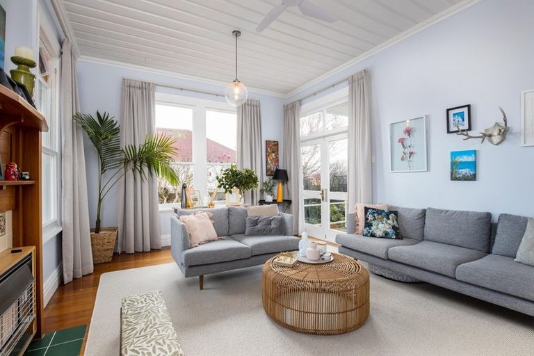 Photo of property in 17 Kowhai Street, Strandon, New Plymouth, 4312