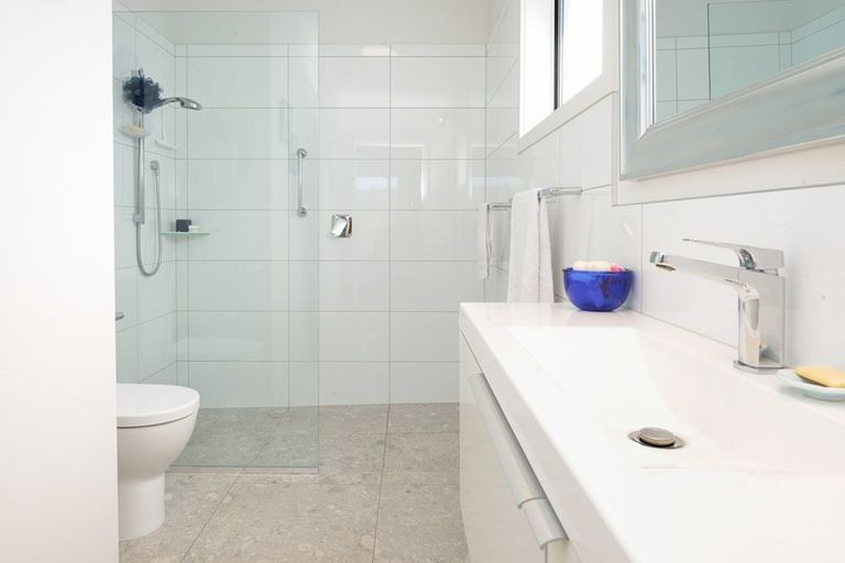 Photo of property in 24 Charteris Rise, Riverdale, Gisborne, 4010