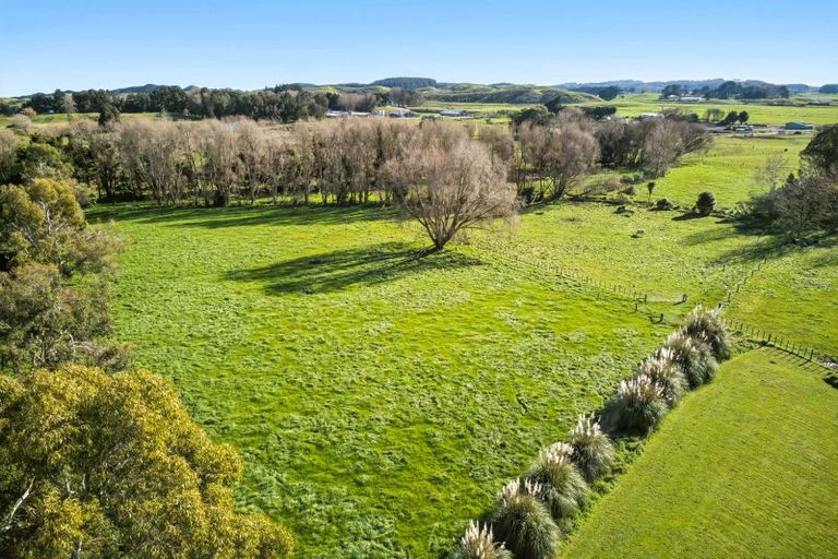 Photo of property in 46 Painua Road, Hokio Beach, Levin, 5571