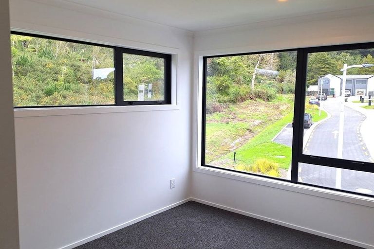 Photo of property in 15 Joseph Bolton Crescent, Trentham, Upper Hutt, 5018