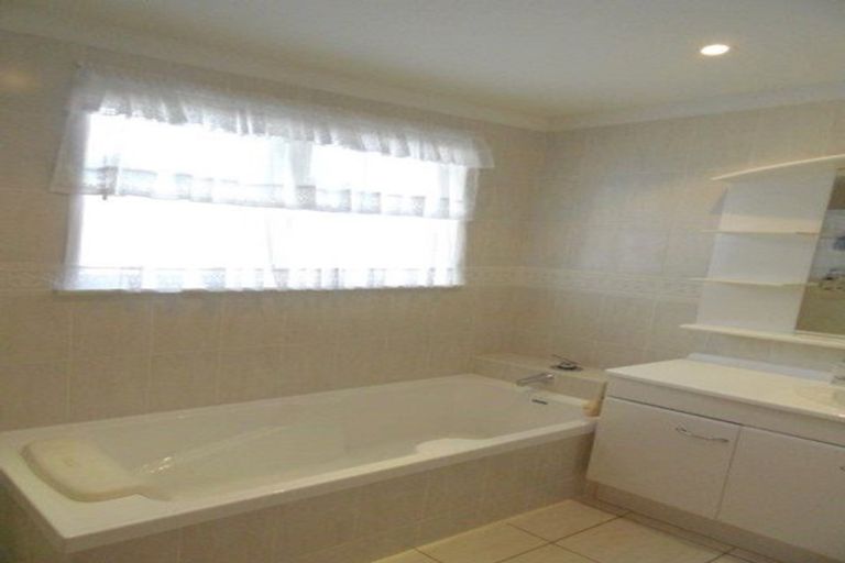 Photo of property in 28 Annan Grove, Papakowhai, Porirua, 5024