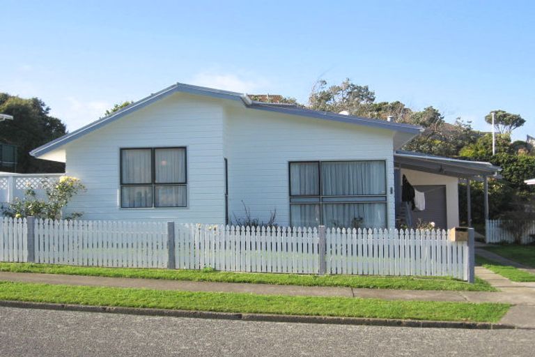 Photo of property in 7 Pennant Grove, Titahi Bay, Porirua, 5022