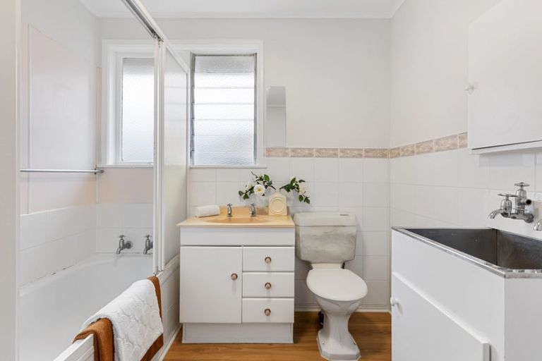 Photo of property in 1/133 Titirangi Road, New Lynn, Auckland, 0600