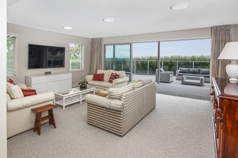 Photo of property in 8a Macmillan Avenue, Cashmere, Christchurch, 8022