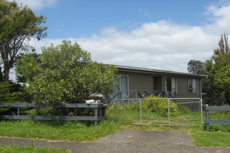 Photo of property in 5 Ngatira Place, Clendon Park, Auckland, 2103