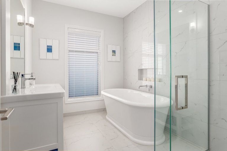 Photo of property in 35a Awanui Drive, Waikanae, 5036