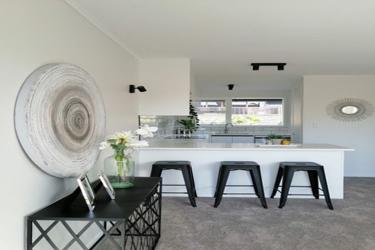 Photo of property in 3/240 Hurstmere Road, Takapuna, Auckland, 0622