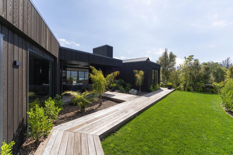 Photo of property in 33 Whakamoenga Point, Acacia Bay, Taupo, 3385