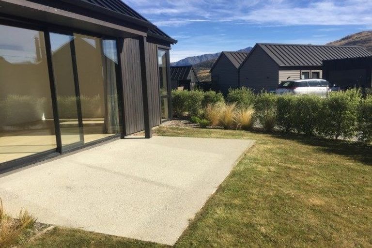 Photo of property in 4 Kotuku Lane, Jacks Point, Queenstown, 9371