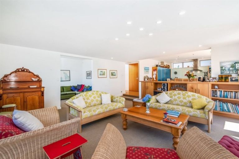 Photo of property in 50 Cliff Road, Torbay, Auckland, 0630