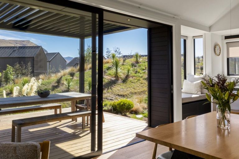 Photo of property in 7 Kotuku Lane, Jacks Point, Queenstown, 9371