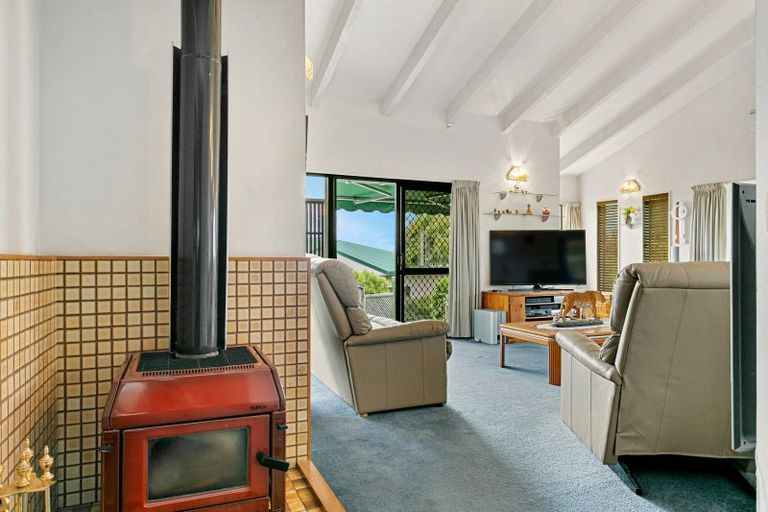 Photo of property in 12 Golders Place, Richmond Heights, Taupo, 3330