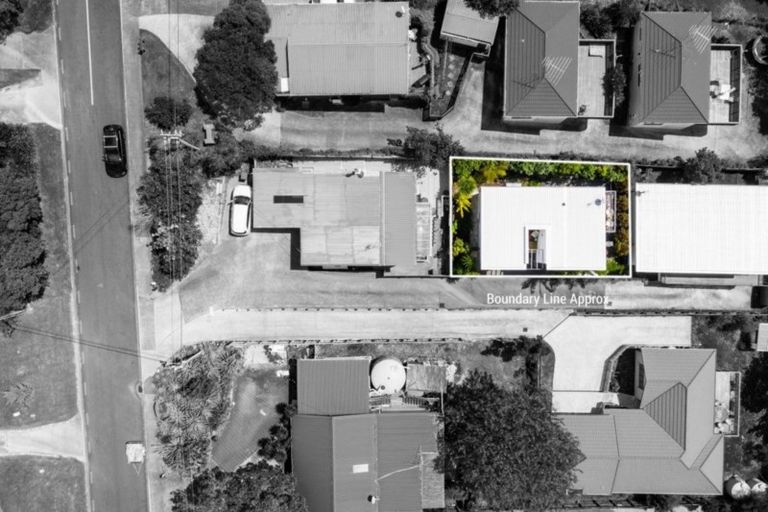 Photo of property in 14a Holiday Road, Stanmore Bay, Whangaparaoa, 0932