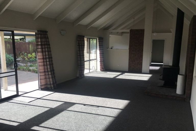 Photo of property in 1/16b Langham Place, Redwood, Christchurch, 8051