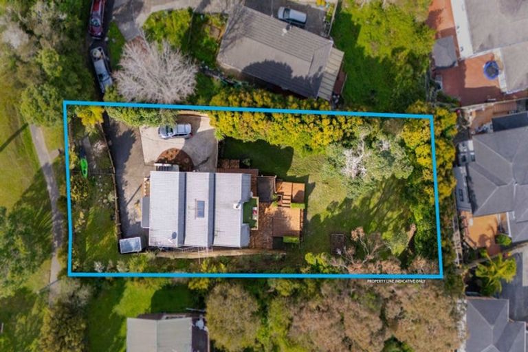 Photo of property in 1000 East Coast Road, Northcross, Auckland, 0630