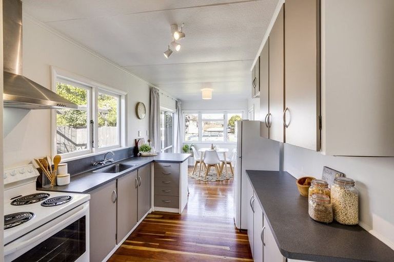 Photo of property in 1 Palmerston Road, Havelock North, 4130