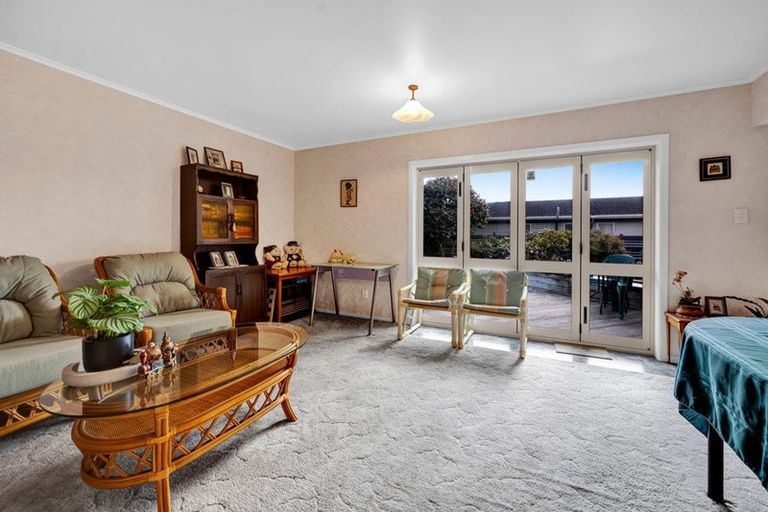 Photo of property in 16 Hunter Street, Hawera, 4610