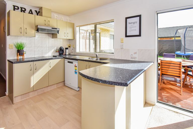 Photo of property in 9 Carn Place, Weymouth, Auckland, 2103