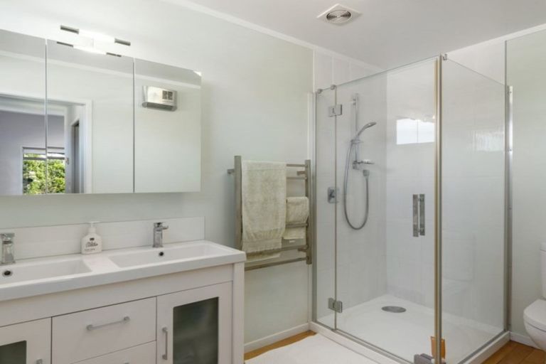 Photo of property in 18 Harbour View Road, Point Wells, Warkworth, 0986