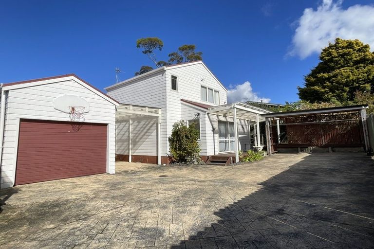 Photo of property in 10 Granville Drive, Massey, Auckland, 0614