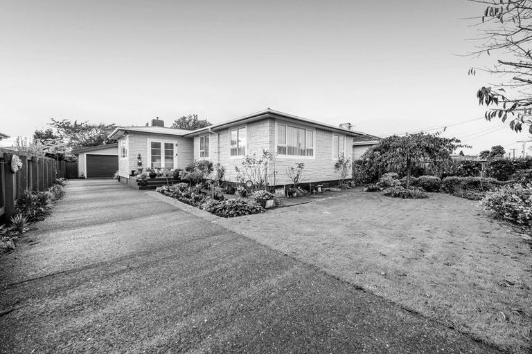 Photo of property in 50 Reid Avenue, Hawera, 4610