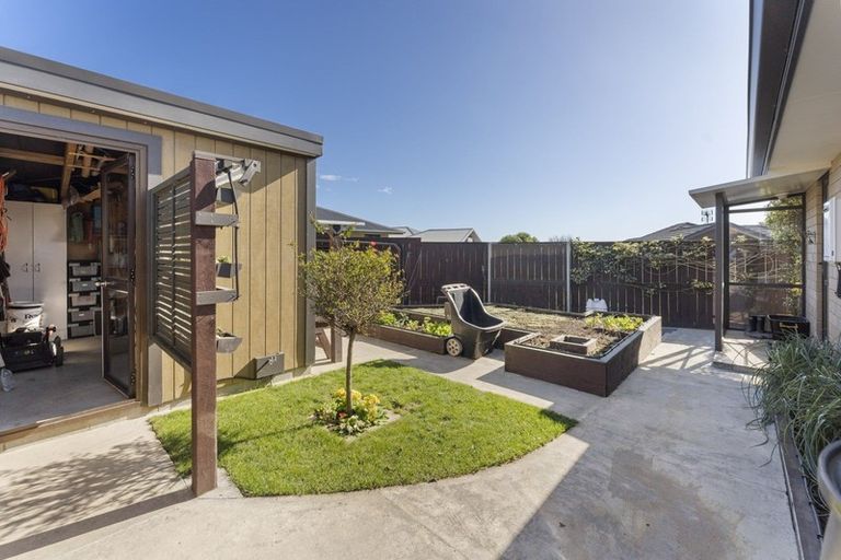 Photo of property in 53 Alberta Road, Glen Avon, New Plymouth, 4312