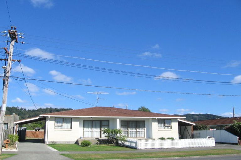 Photo of property in 50f1- Kowhai Avenue, Ebdentown, Upper Hutt, 5018