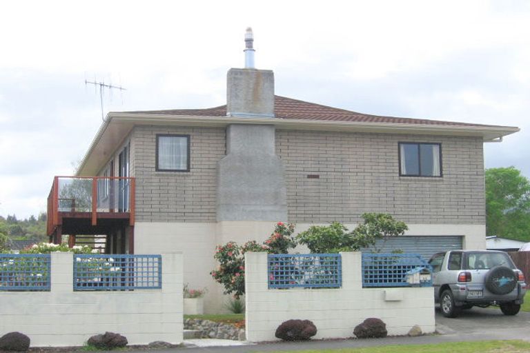 Photo of property in 25 Newberry Place, Richmond Heights, Taupo, 3330