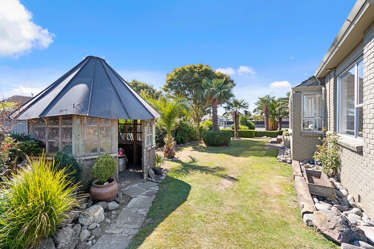 Photo of property in 18 Garvins Road, Hornby, Christchurch, 8042
