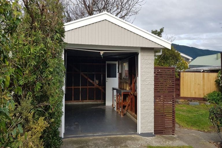 Photo of property in 2/11 Leicester Street, Stoke, Nelson, 7011